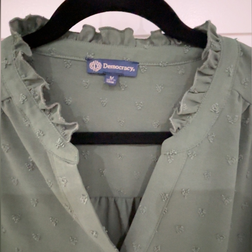 Democracy Swiss Dot Green Women's Top - Picture 3 of 5